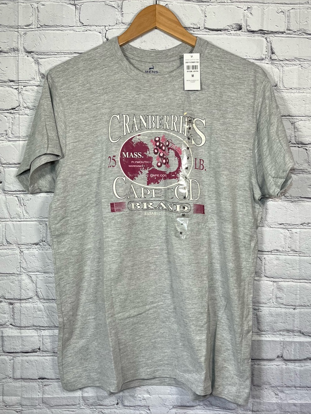 Cuffy’s Cape Cod Cranberries T Shirt Mens Size Medium Gray Coastal Beach NWT